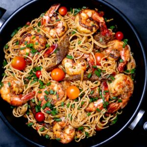 cooked noodles with shrimps